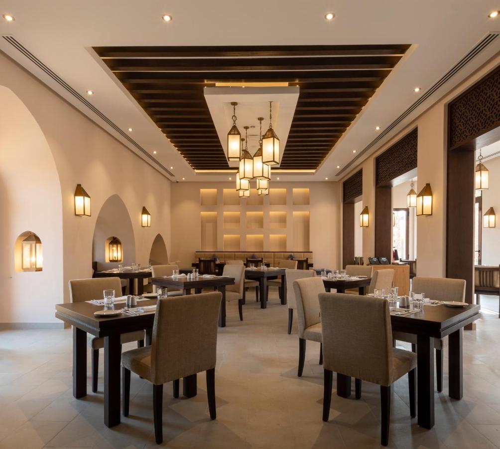 Hotel Al Badayer Retreat By Sharjah Collection Margham Exterior foto The restaurant at the Ritz-Carlton, Dubai