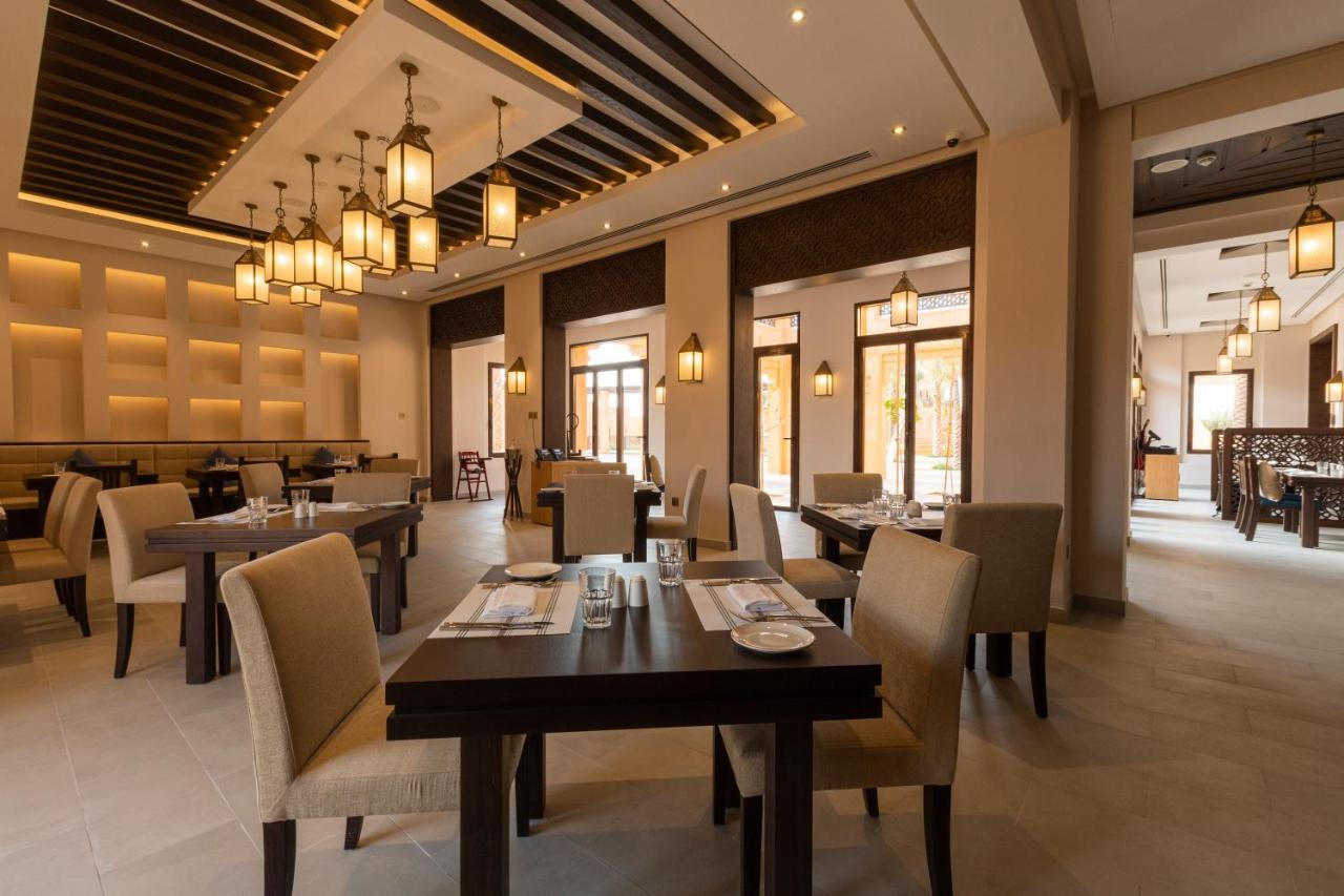 Hotel Al Badayer Retreat By Sharjah Collection Margham Exterior foto The restaurant at the Ritz-Carlton, Bahrain