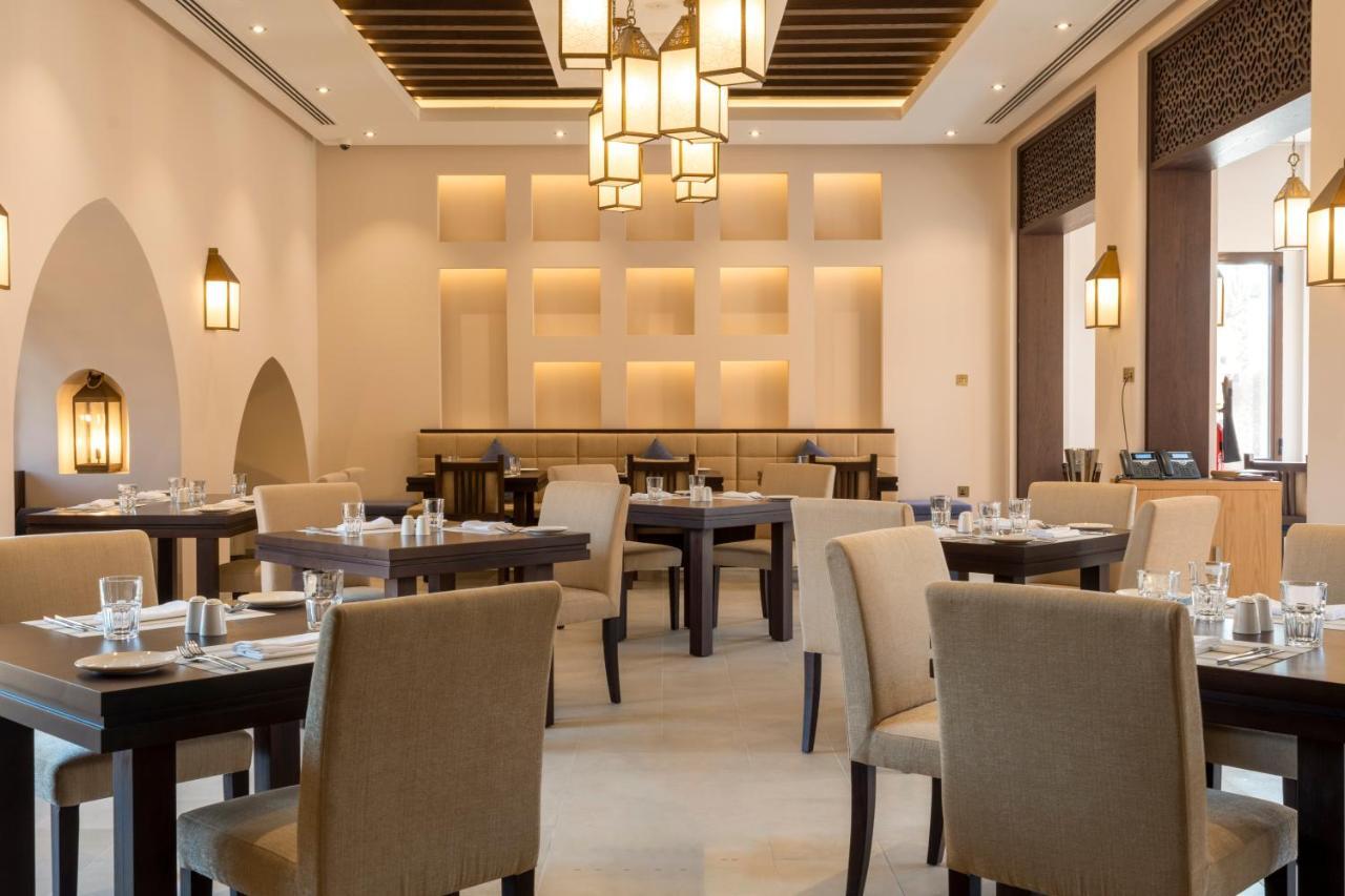 Hotel Al Badayer Retreat By Sharjah Collection Margham Exterior foto The restaurant at the Ritz-Carlton, Bahrain